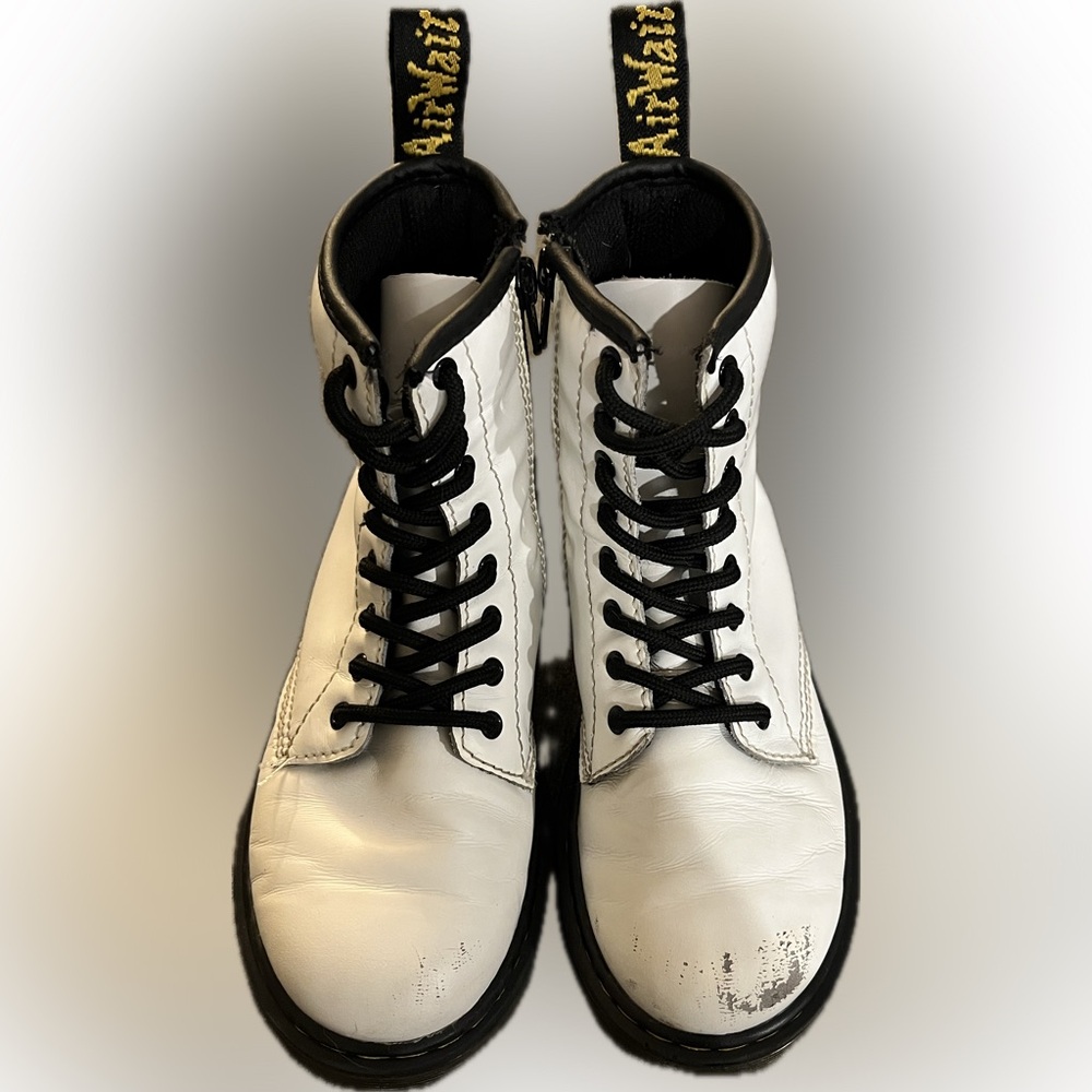 Girls/Boys Kids White Leather Doc Marten Shoes/Boots US Kids Size 2